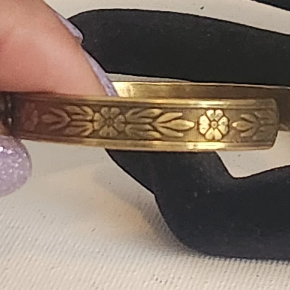 Liz Palacios Brass Crystal Floral Cuff Bracelet and Hoop Earring Set Vintage - Picture 8 of 16